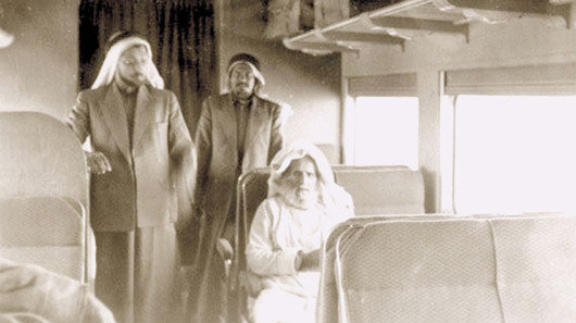 الشيخ عبدالله بن جاسم آل ثاني، والسيد عبدالله الدرويش في أربعينيات القرن الماضي